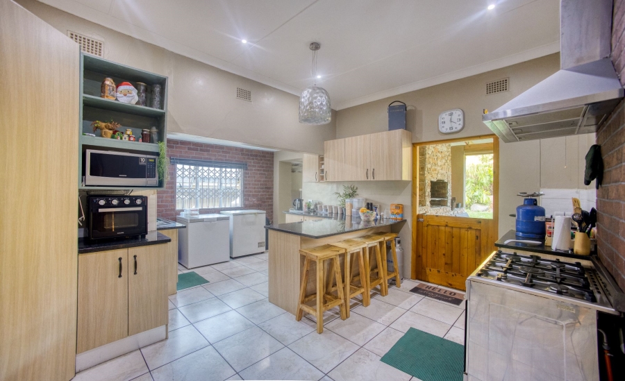 5 Bedroom Property for Sale in Gonubie Eastern Cape